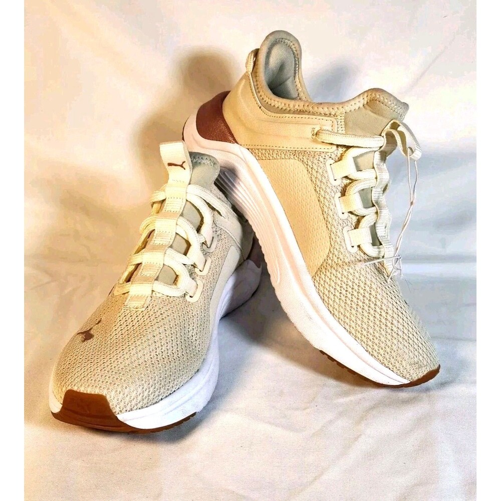 WOMENS Sz 7 SOFTRIDE PUMA SOPHIA COMFORT WALKING AND RUNNING SHOE BEIGE.